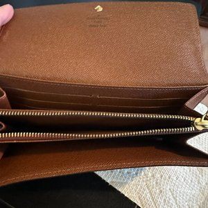 Louis Vuitton Wallet